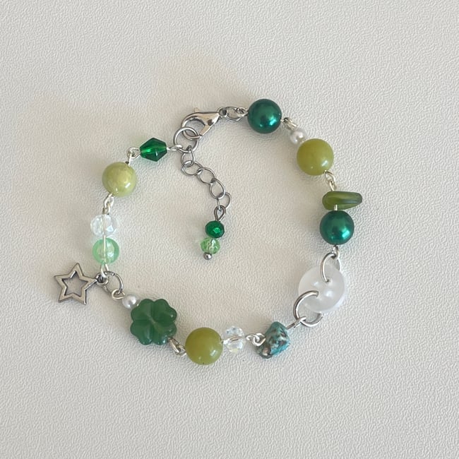 'lucky button' charm bracelet