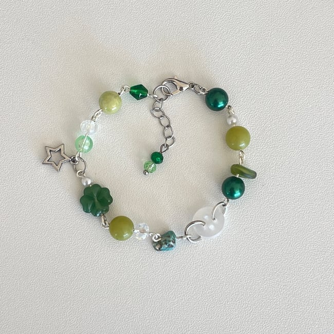 'lucky button' charm bracelet