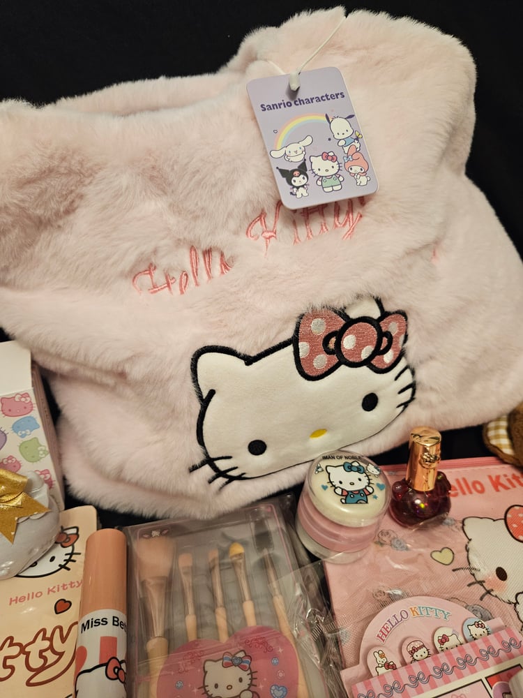 Image of Hello Kitty Fluffy Shoulder Bag Bundle 