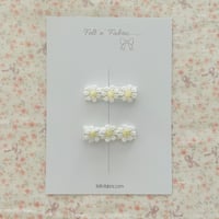 Image 1 of Mini flowers clip