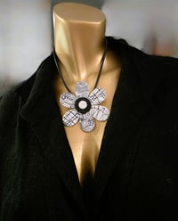 Image 6 of Flower Power Necklace and Stud Earring Set Black and White  (PCJ009)
