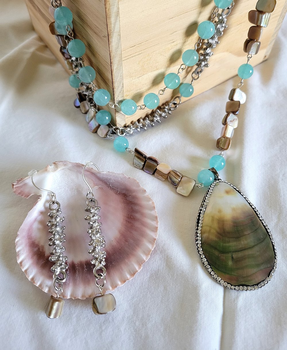 Image of Shell and Quartzite Triple-Strand Necklace and Earring Set