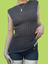 Image 2 of the welt top