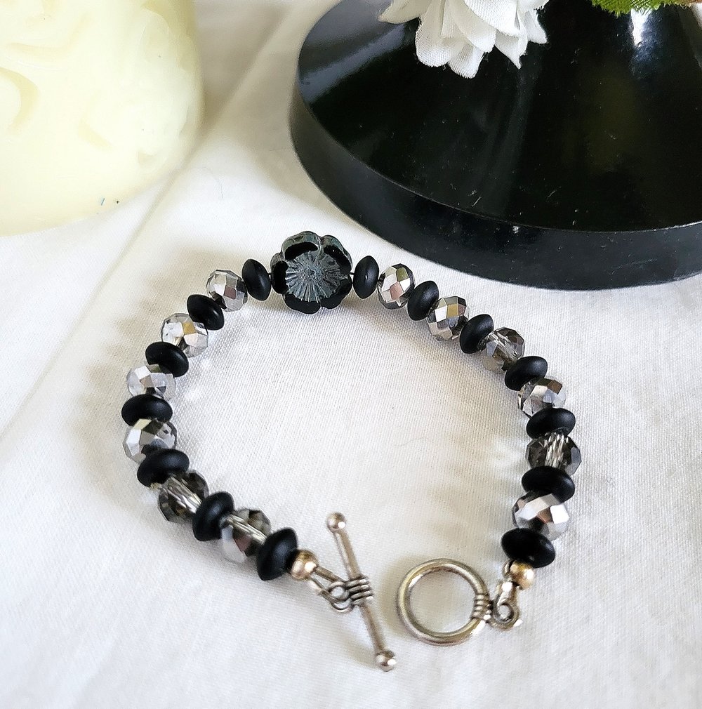 Image of Black Hawaiian Flower Beaded Bracelet