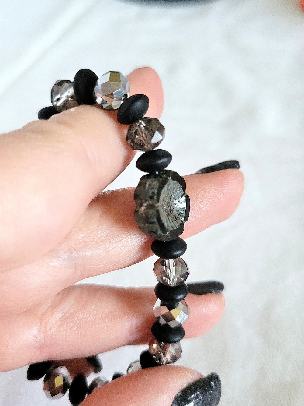 Image of Black Hawaiian Flower Beaded Bracelet