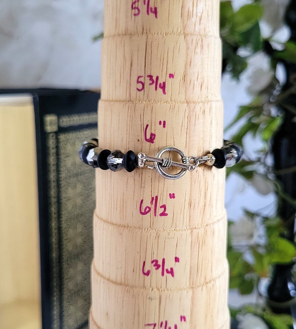 Image of Black Hawaiian Flower Beaded Bracelet