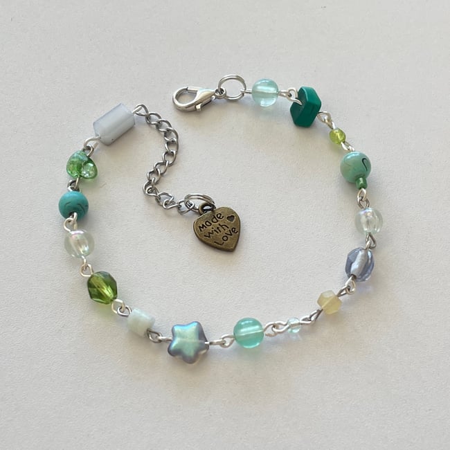 'beaded green' bracelet