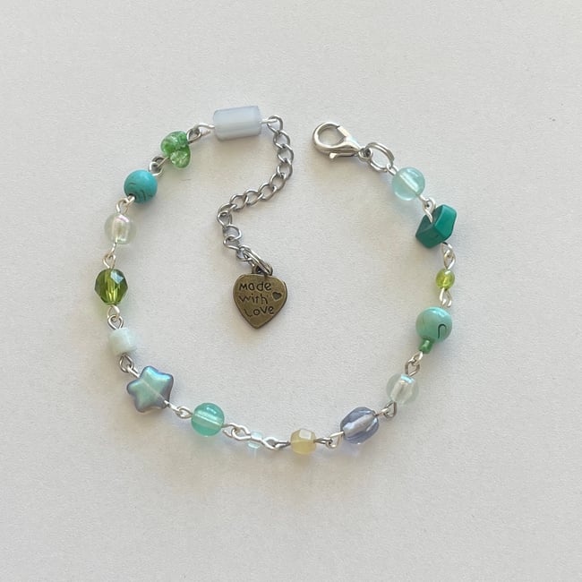 'beaded green' bracelet