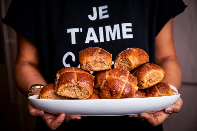 6 Classic Hot Cross Buns