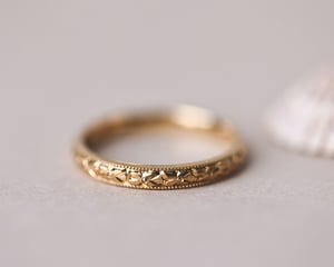 Image of 18ct Yellow gold 2.5mm orange blossom ring