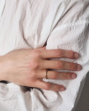 Image of 18ct Yellow gold 2.5mm orange blossom ring