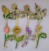 Image 1 of Flower claw clips