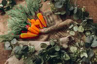Image 5 of Set with carrots