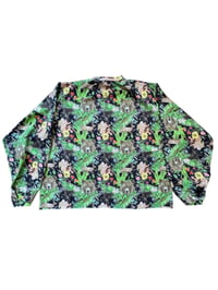 Image 4 of T-shirt manche longue à motifs forêt et animal