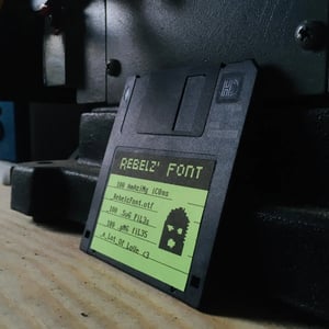 Image of 💾 KIT HACKER (3 livres + 1 disquette)