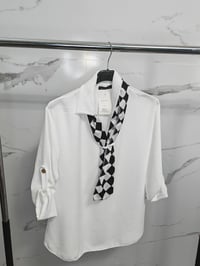 Blusa donna con foulard fantasia removibile