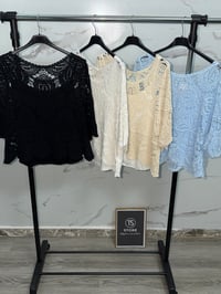 Image 1 of Blusa donna in pizzo macramé