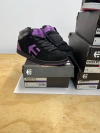 Image 9 of Vintage Etnies Rookie women’s 