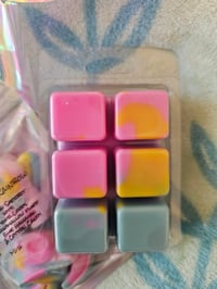 Image 4 of Sugar Rainbow-A Rocky Top Wax Works exclusive custom houseblend fragrance 