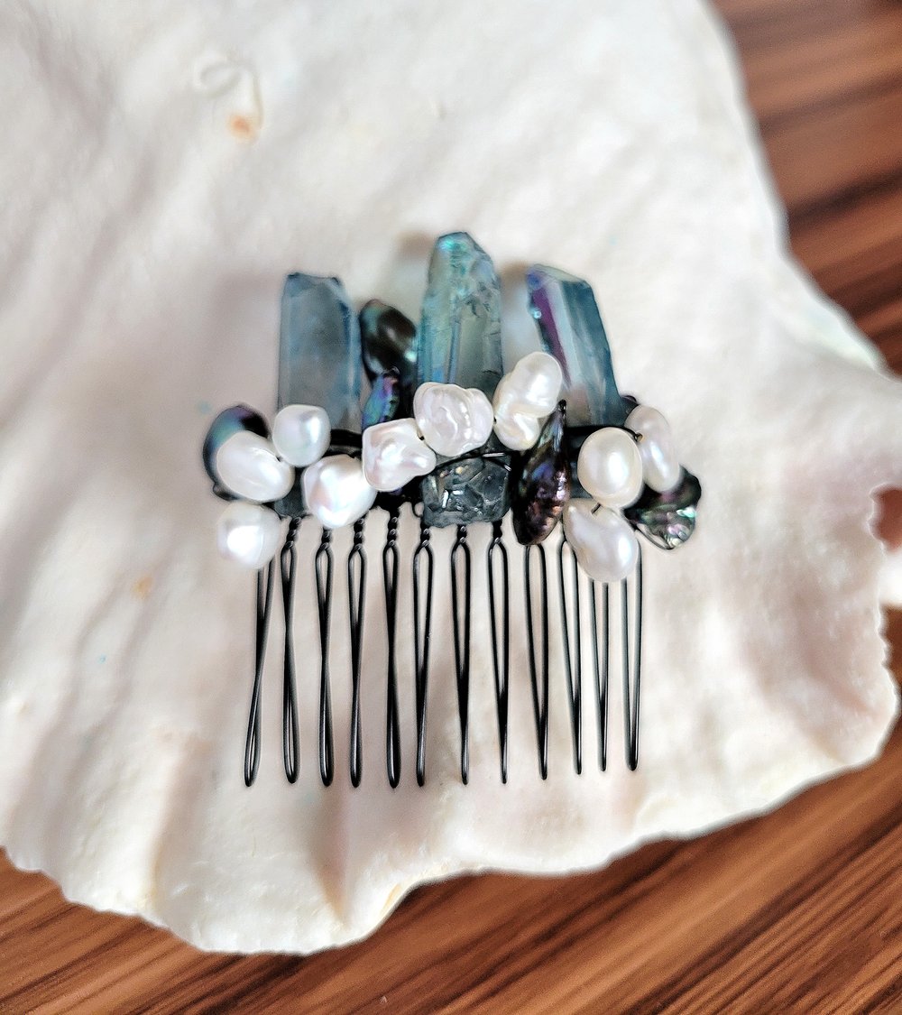 Image of Wire Wrapped Quartz Points and Pearls Decorative Hair Comb