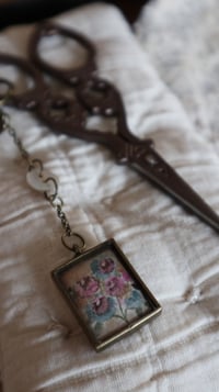 Image 2 of Scissors fob English rose 4