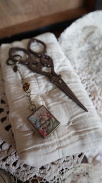 Image 3 of Scissors fob English rose 4
