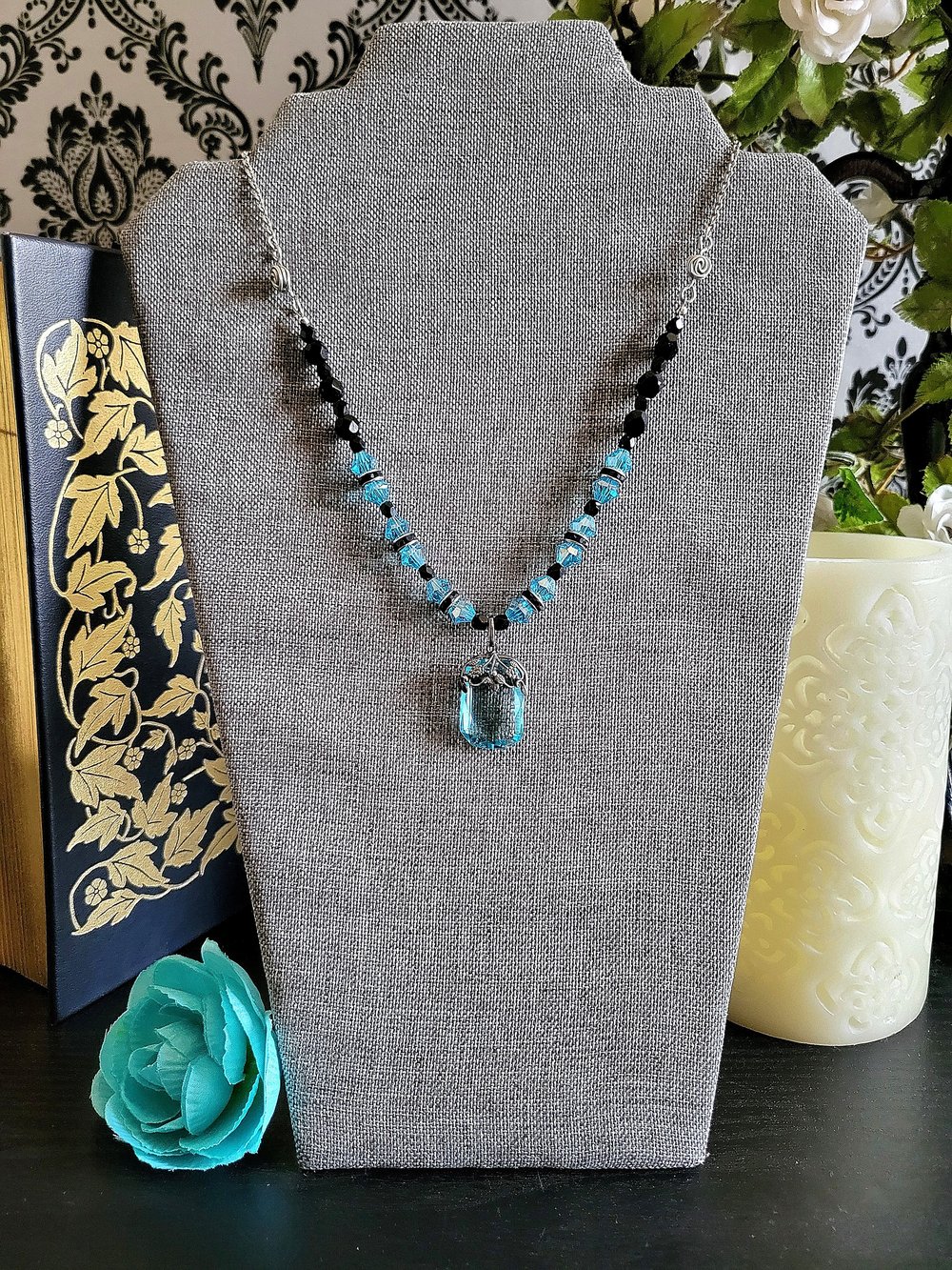 Image of Blue Filigree Vintage Pendant Necklace