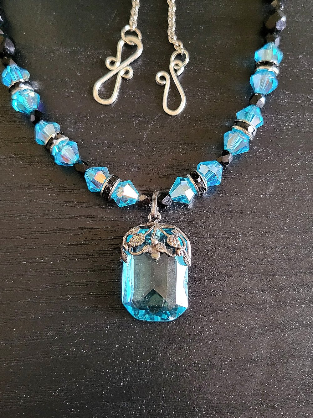 Image of Blue Filigree Vintage Pendant Necklace