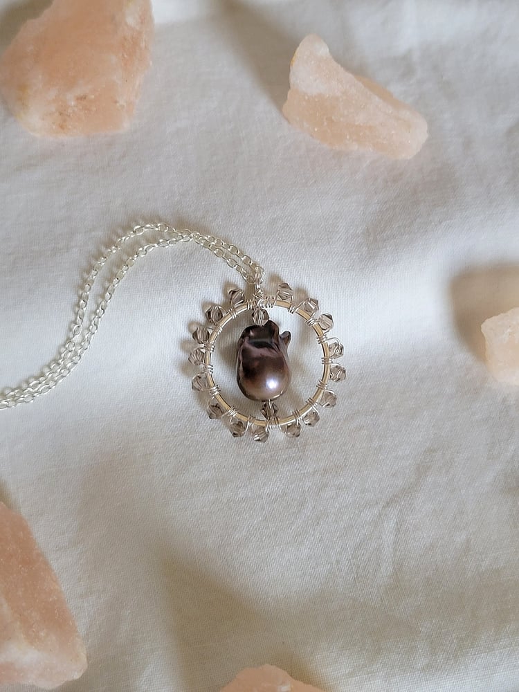 Image of Baroque Pearl and Smokey Gray Bicone Silver Pendant with Thin Chain