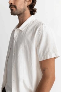Image 4 of Camisa Rhythm Classic Linen S/S White en liquidación.