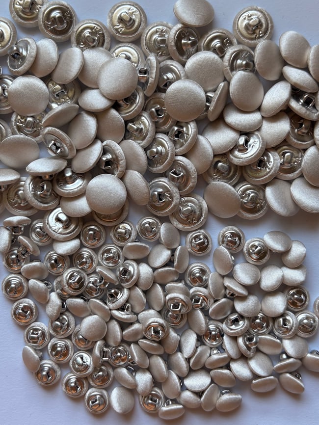 Silk Buttons 
