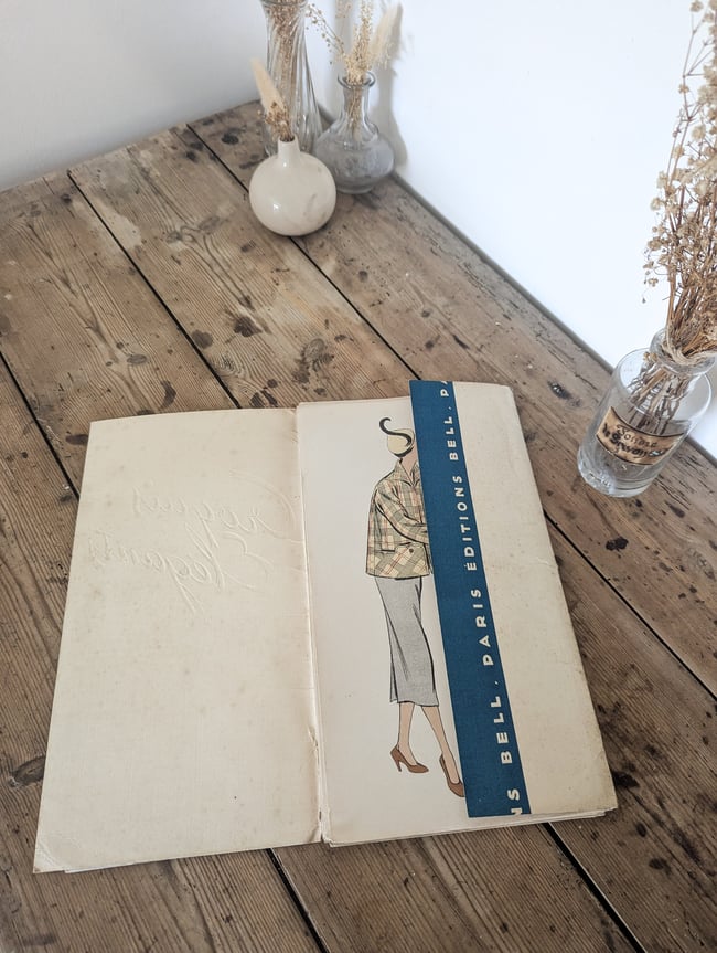 Croquis élégants été 1950. 30 planches Manteaux et tailleurs 