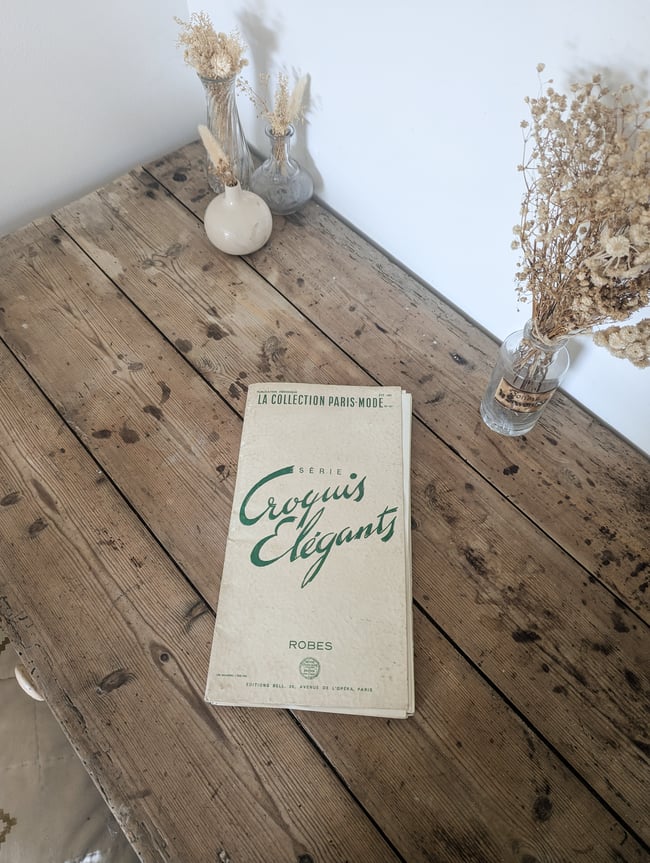 Croquis élégants 29 planches Robes été 1951