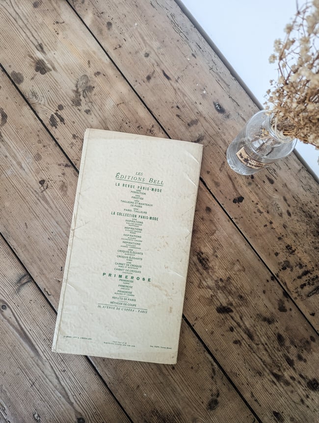 Croquis élégants 29 planches Robes été 1951