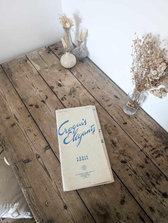 Croquis élégants. 29 planches Robes hiver 1951.