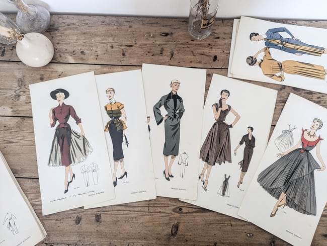 Croquis élégants. 29 planches Robes hiver 1951.