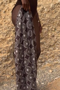 Image 3 of Pareo Samis Marrón 