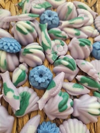 Image 2 of Black Lavender Sea - A Rocky Top Wax Works exclusive custom houseblend fragrance 