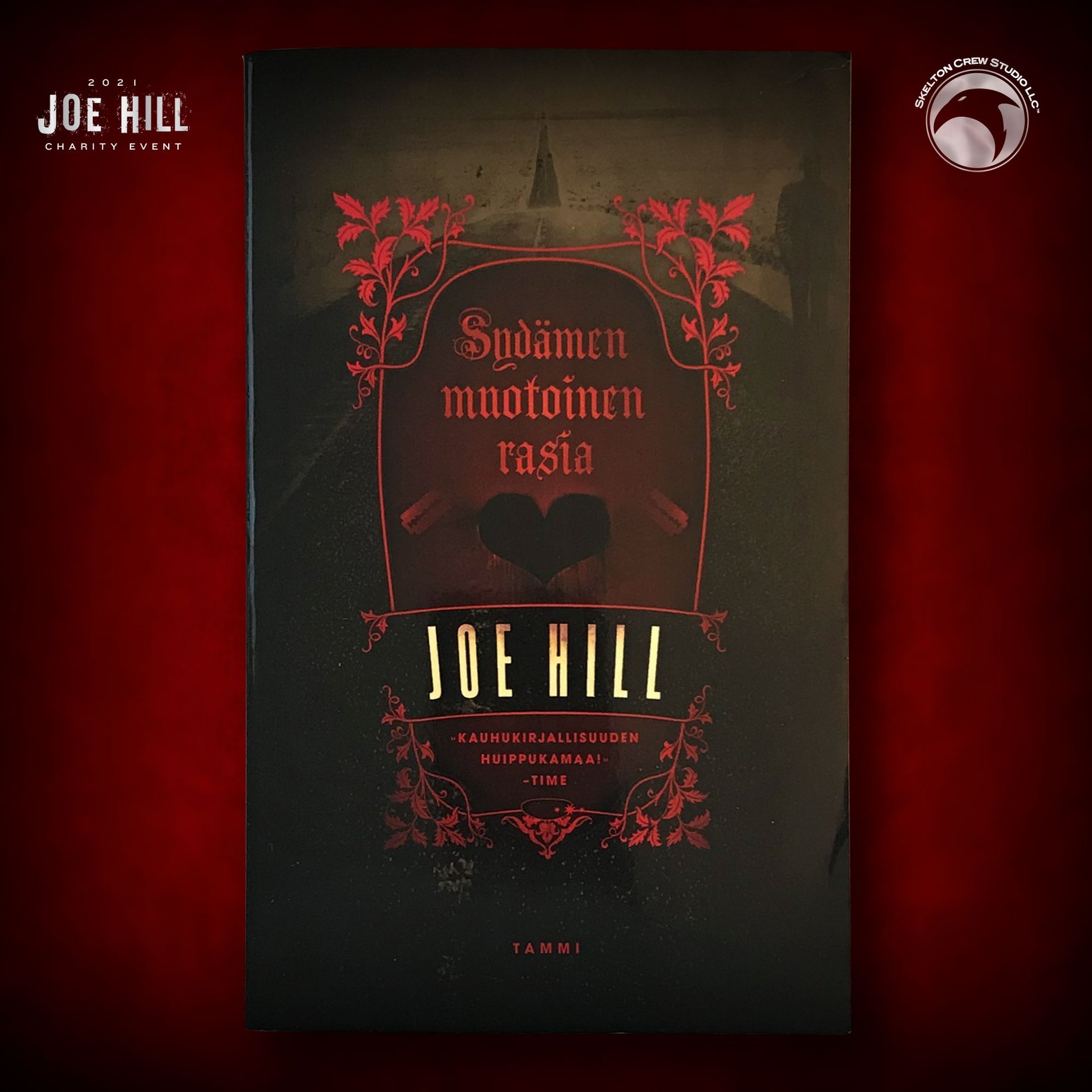 Image of JOE HILL 2026 CHARITY EVENT 101: SIGNED Heart-Shaped Box TPB - Finnish