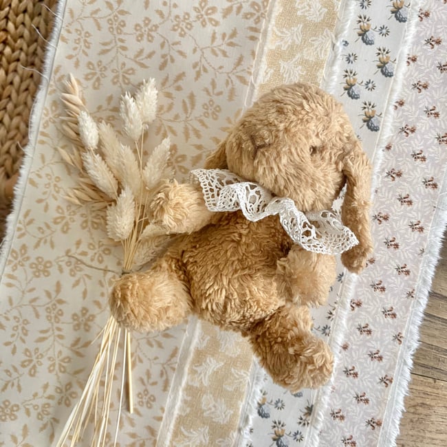 Peluche douce lapin Marin Miel