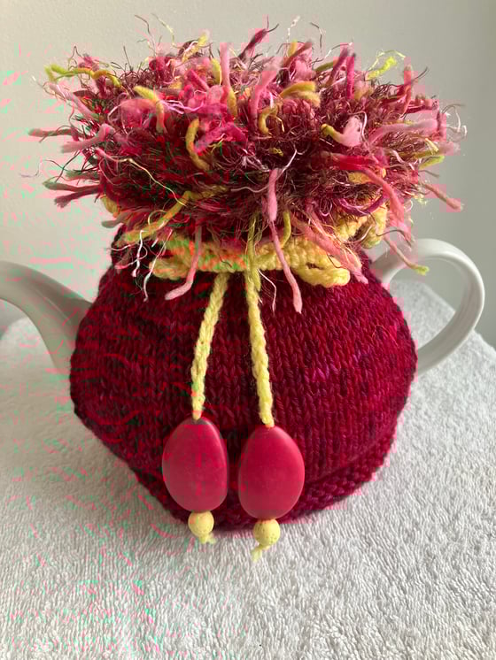 Image of medium DEEP RED Go On! tea cosie