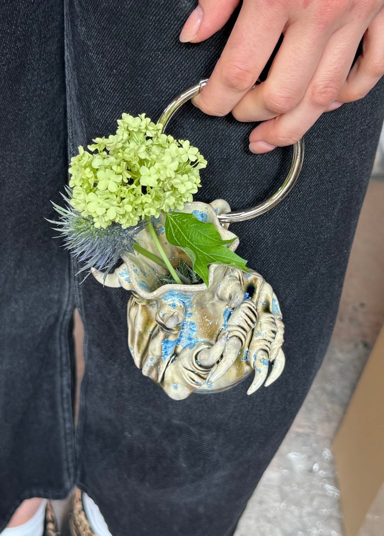 Mini vase with keychain