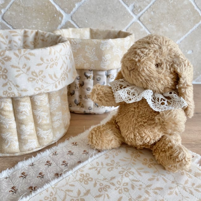 Peluche douce lapin Marin Miel