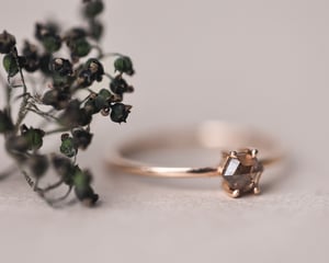 Image of *SALE - was £1650* 18ct Rose gold, Hexagonal brown grey diamond ring (LON199)