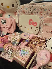 Image 4 of Hello Kitty Travel Bag Bundle 