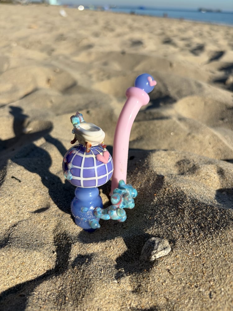 Image of pastel bathroom 