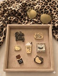 Image 22 of Customized Junk Cellphone Case Options 