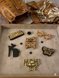 Image 24 of Customized Junk Cellphone Case Options 