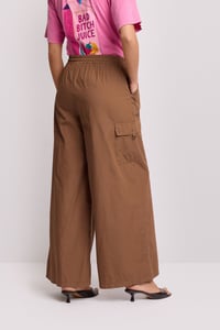 Image 3 of PANTALÓN MARRÓN KOCCA 