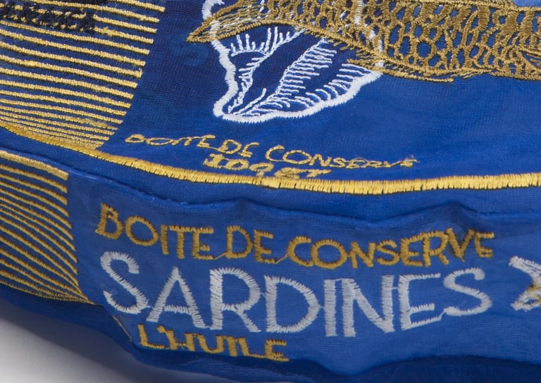 POCHETTE / PORTE-MONNAIE EN ORGANZA SARDINES Image 3